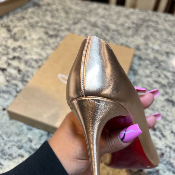 NEW Christian Louboutin Iriza d’Orsay Pumps in Light Gold Size 38/85mm Heels - Picture 11 of 16